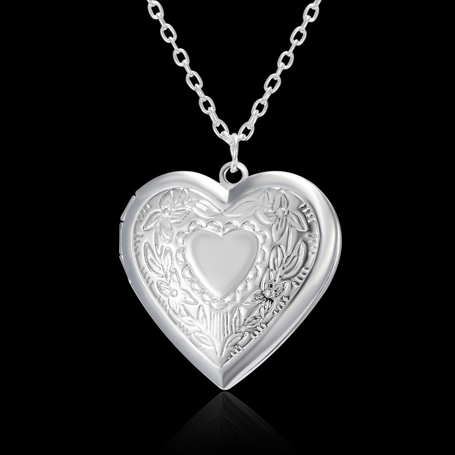 Carved Design Love Necklace Personalized Heart-shaped Photo Frame Pendant Necklace For Women Family Jewelry For Valentine's Day